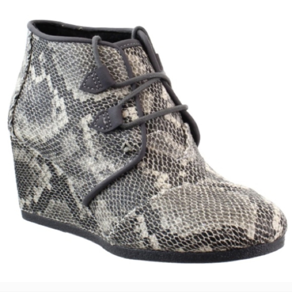 Toms Kala Ankle Boots Faux Snakeskin Lace Up Wedge Heel Reptile Print Gray 7.5